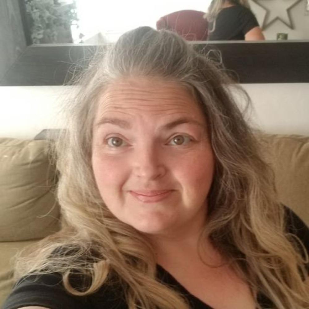 Meet your Posher, Holly